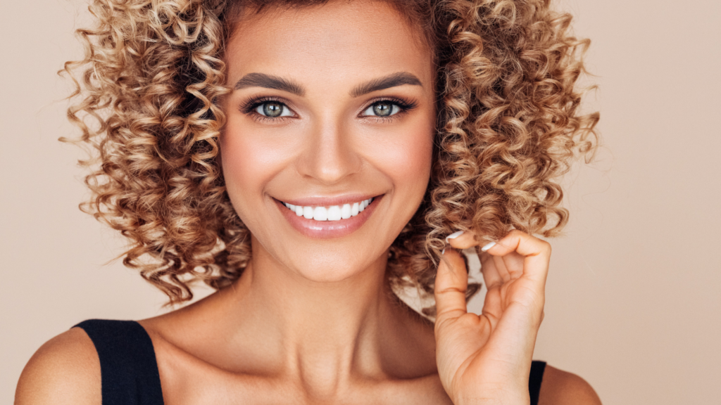Winter curl wonderland: care tips for hot and cold days!